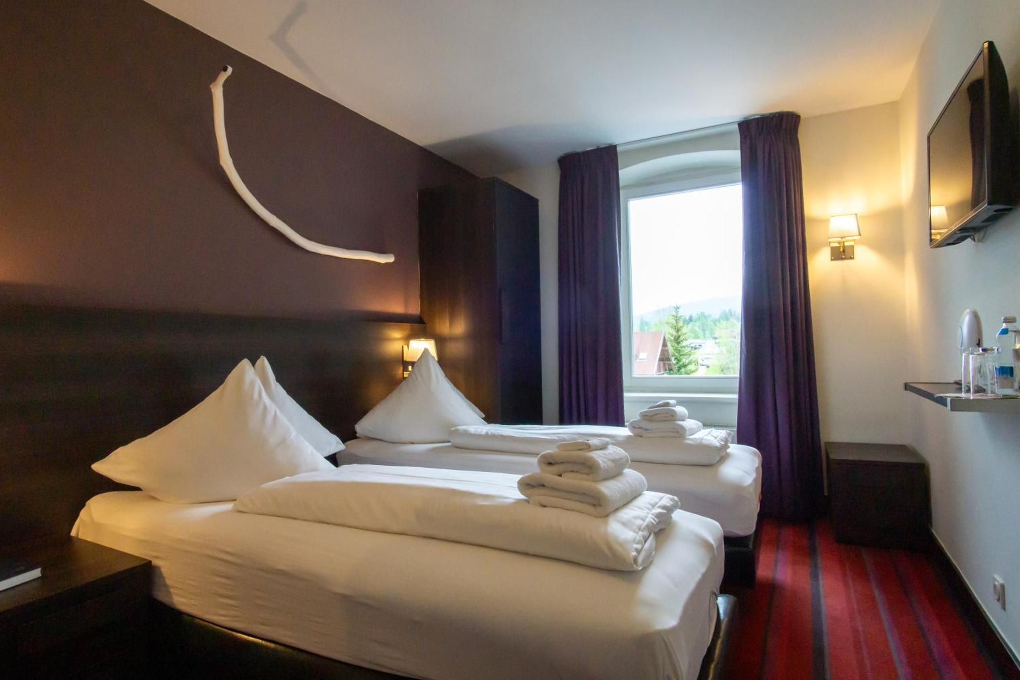 Hotel Wetterstein เซเฟลด์ อิน ทิโรล ภายนอก รูปภาพ